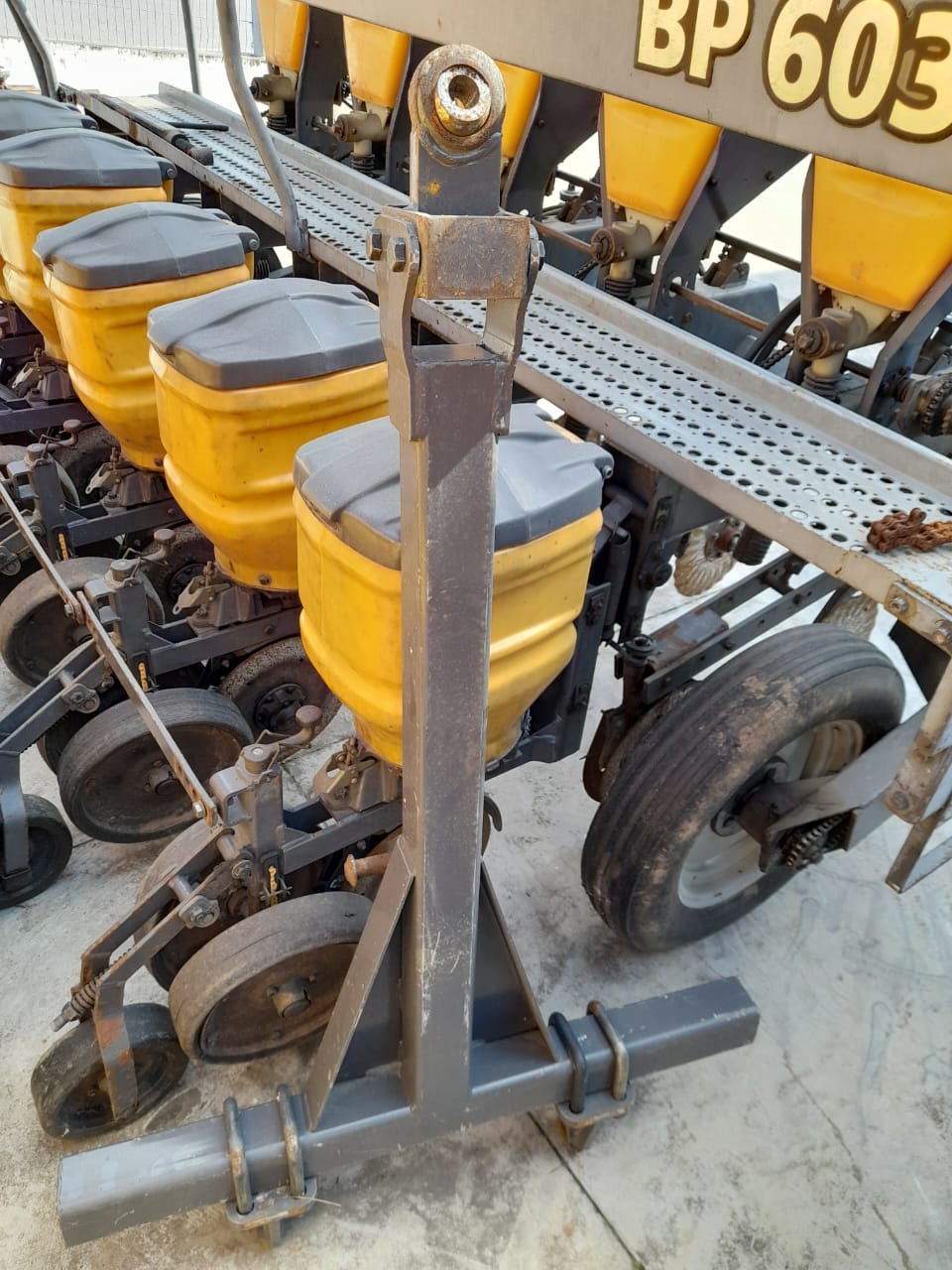 Plantadeira Valtra BP603