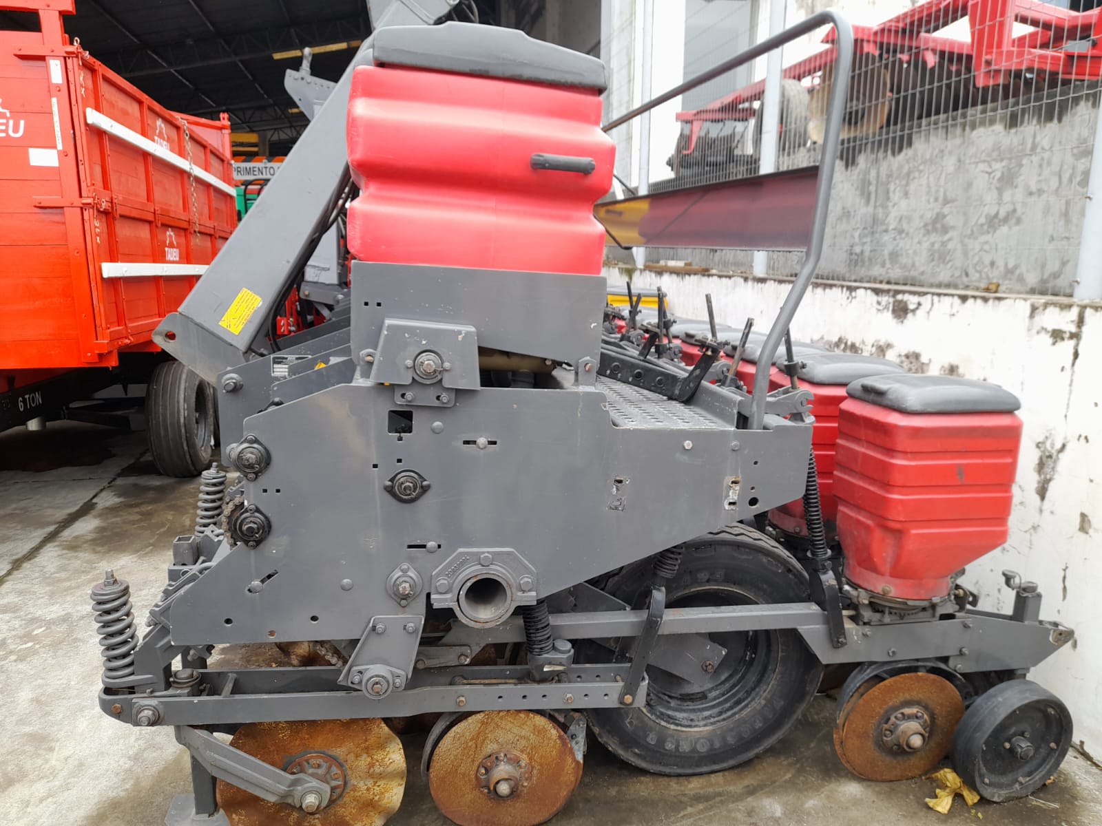 Plantadeira Massey Ferguson MF407