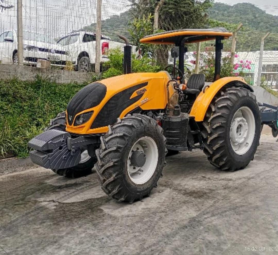 Trator Valtra A114 Plataformado 4x4 - 2017