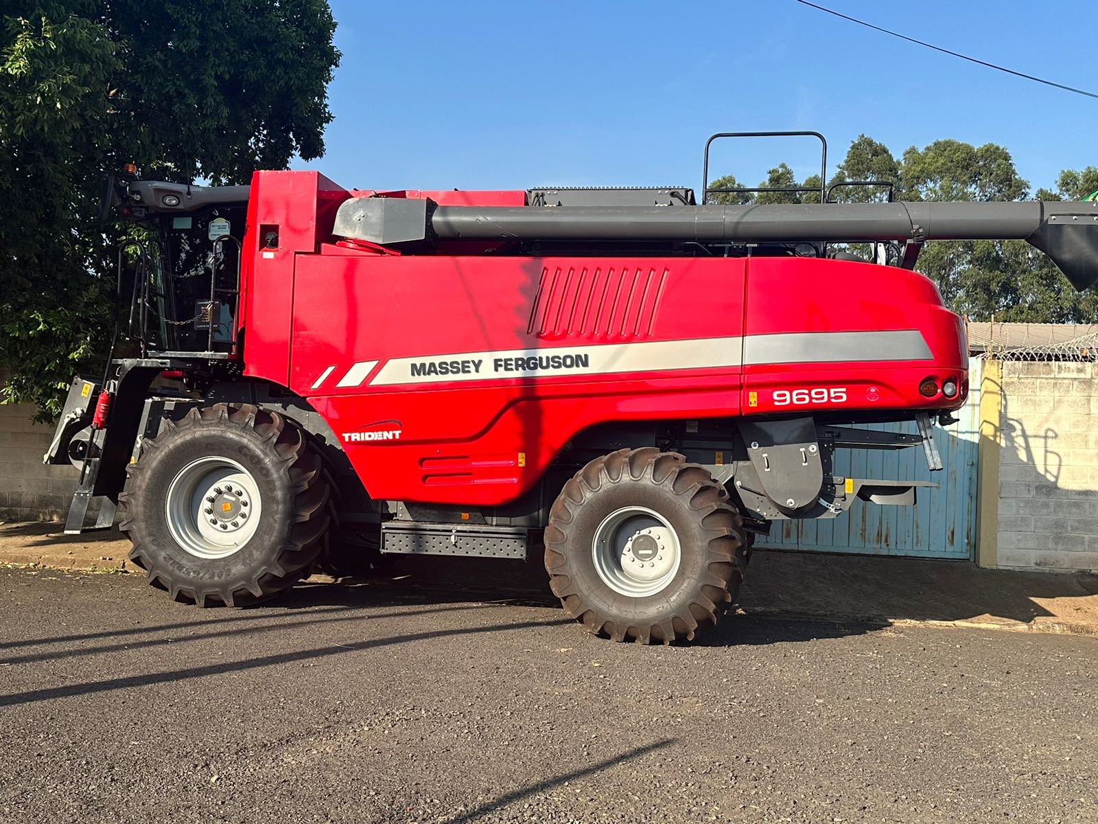 COLHEITADEIRA MASSEY FERGUSON 9695