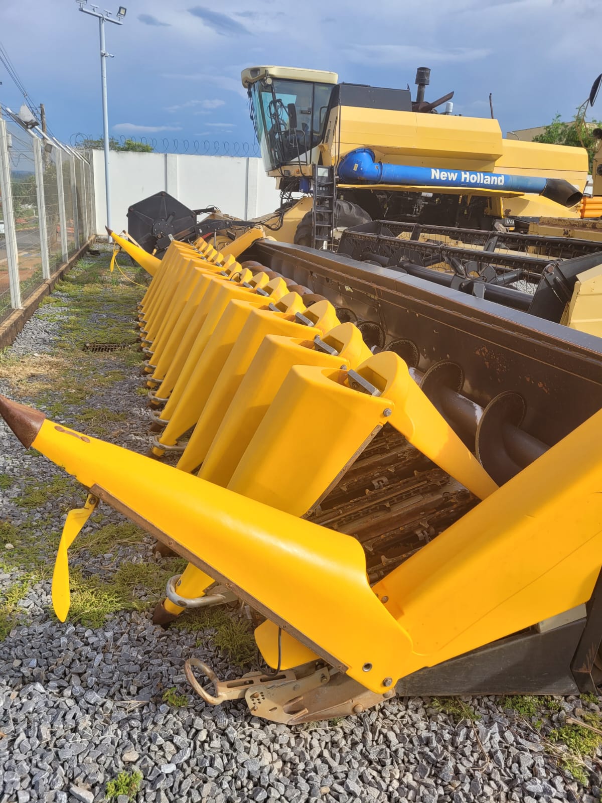 PLATAFORMA DE MILHO NEW HOLLAND 15X50