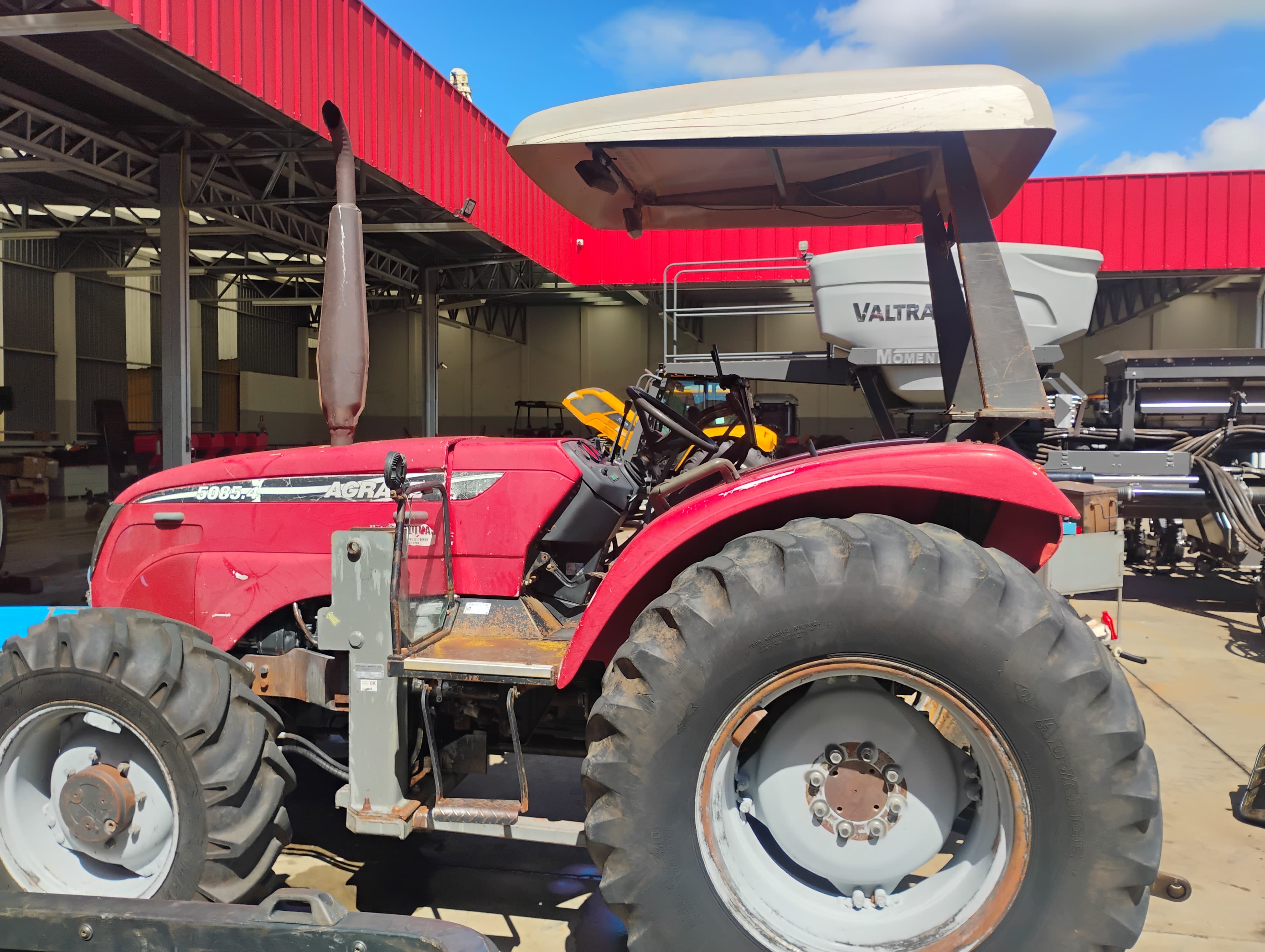 TRATOR AGRALE 5085 PLATAFORMADO