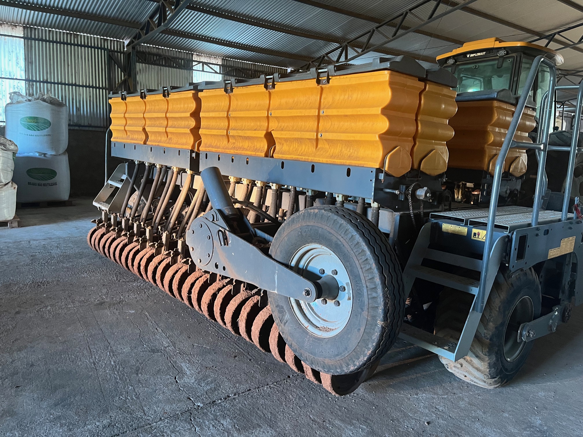 Semeadeira Valtra Multiple BPM 2509