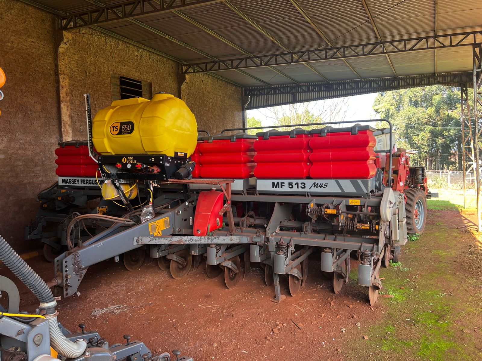 Plantadeira Massey Ferguson MF 513