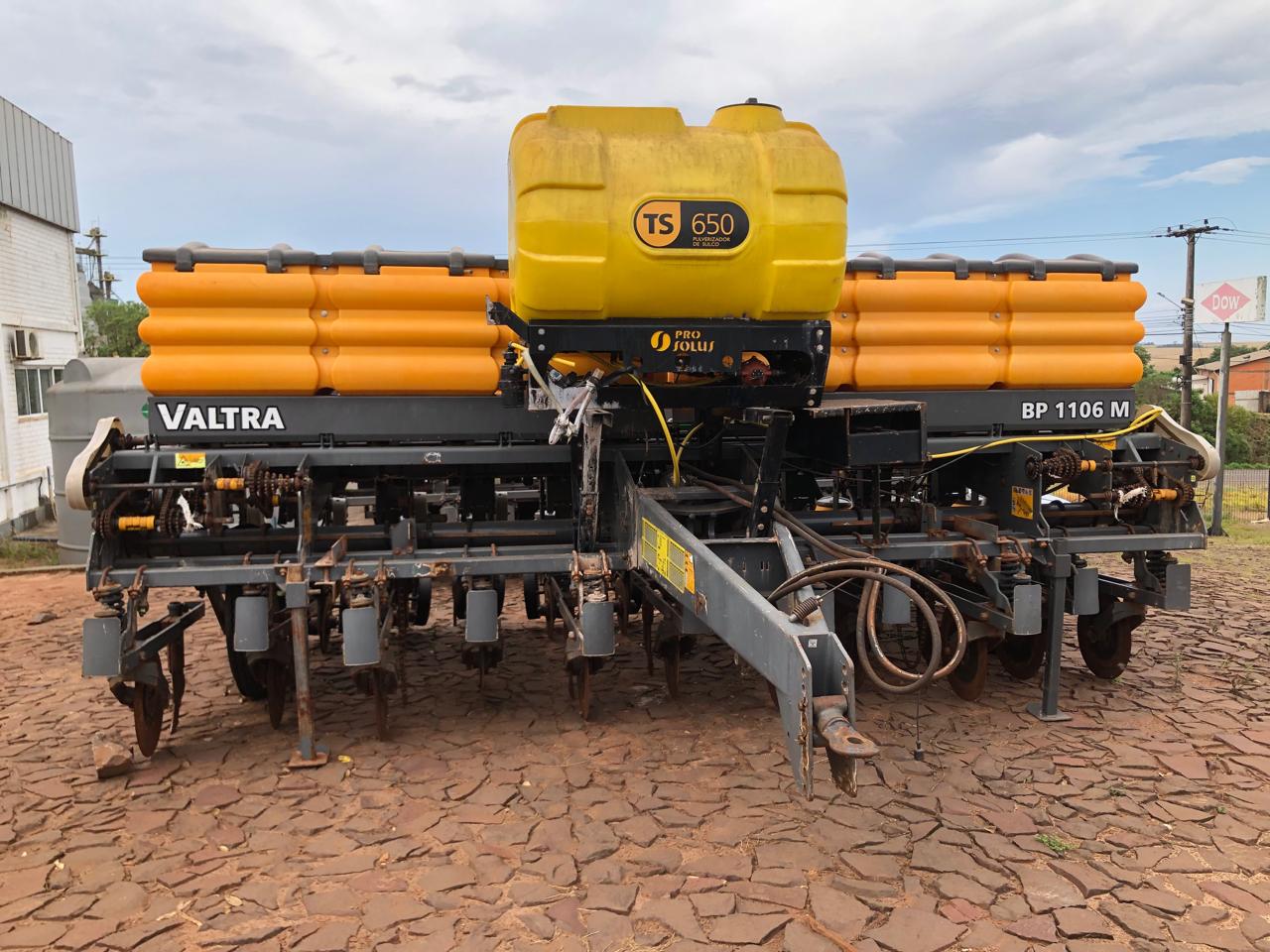 Plantadeira Valtra Hitech BP 1106