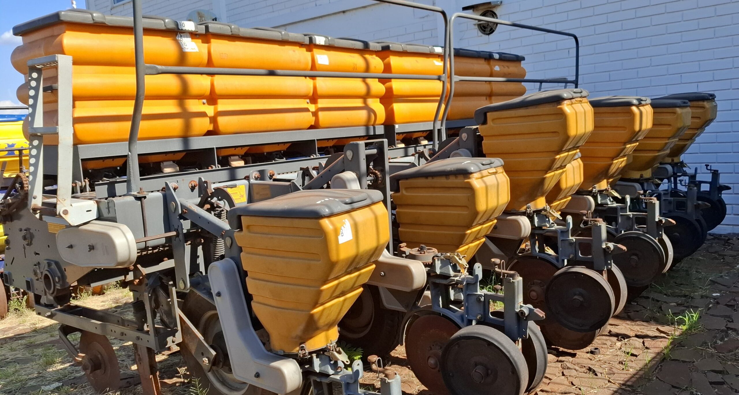 Plantadeira Valtra Hitech BP 1005