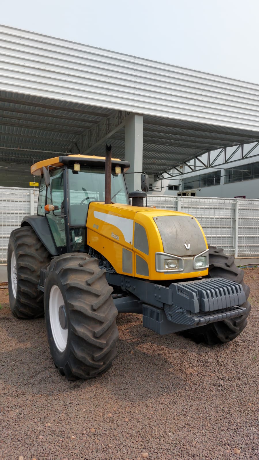 Trator Valtra BH 180 Cabinado Ano 2010.