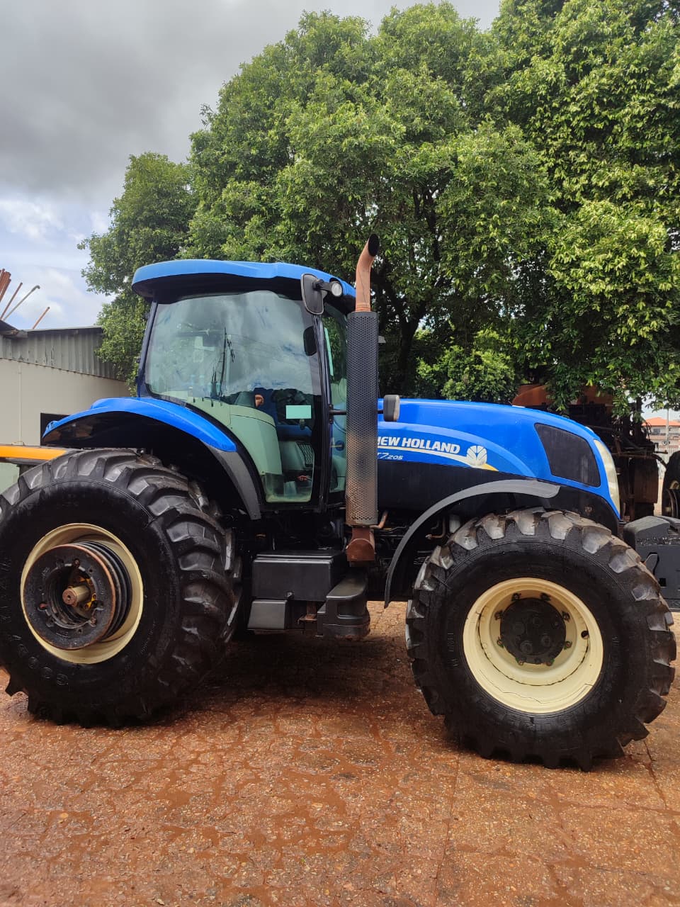 TRATOR N. H. T 7 (182 CV) - CABINADO - FROTA 746