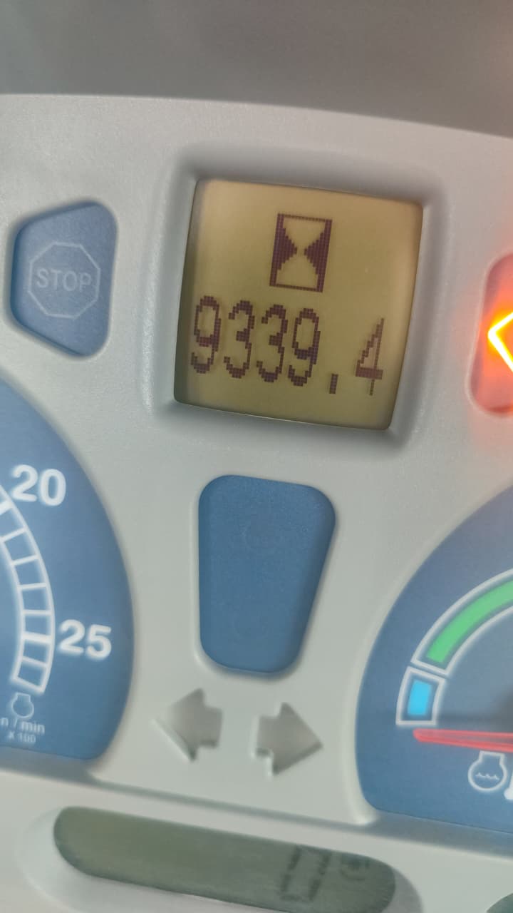 TRATOR N. H. T 7 (182 CV) - CABINADO - FROTA 738