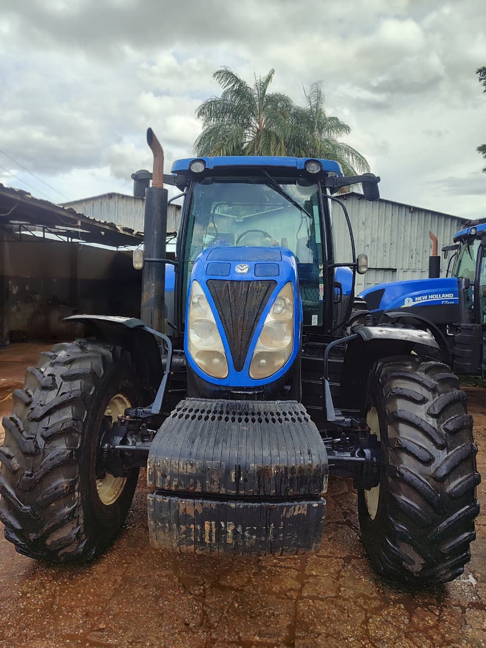 TRATOR N. H. T 7 (182 CV) - CABINADO - FROTA 752