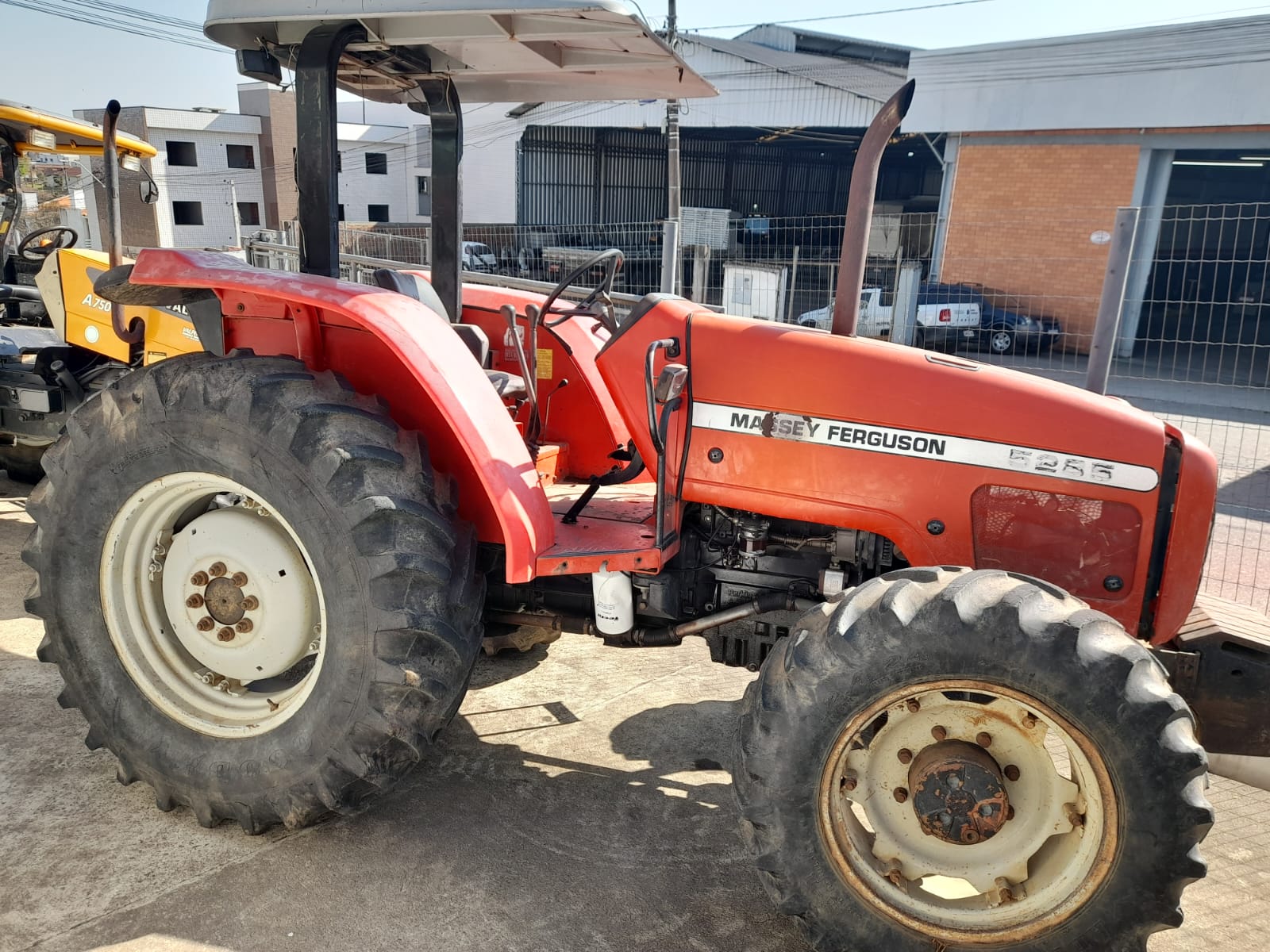 Trator Massey Fergunson 5285 ano 2001