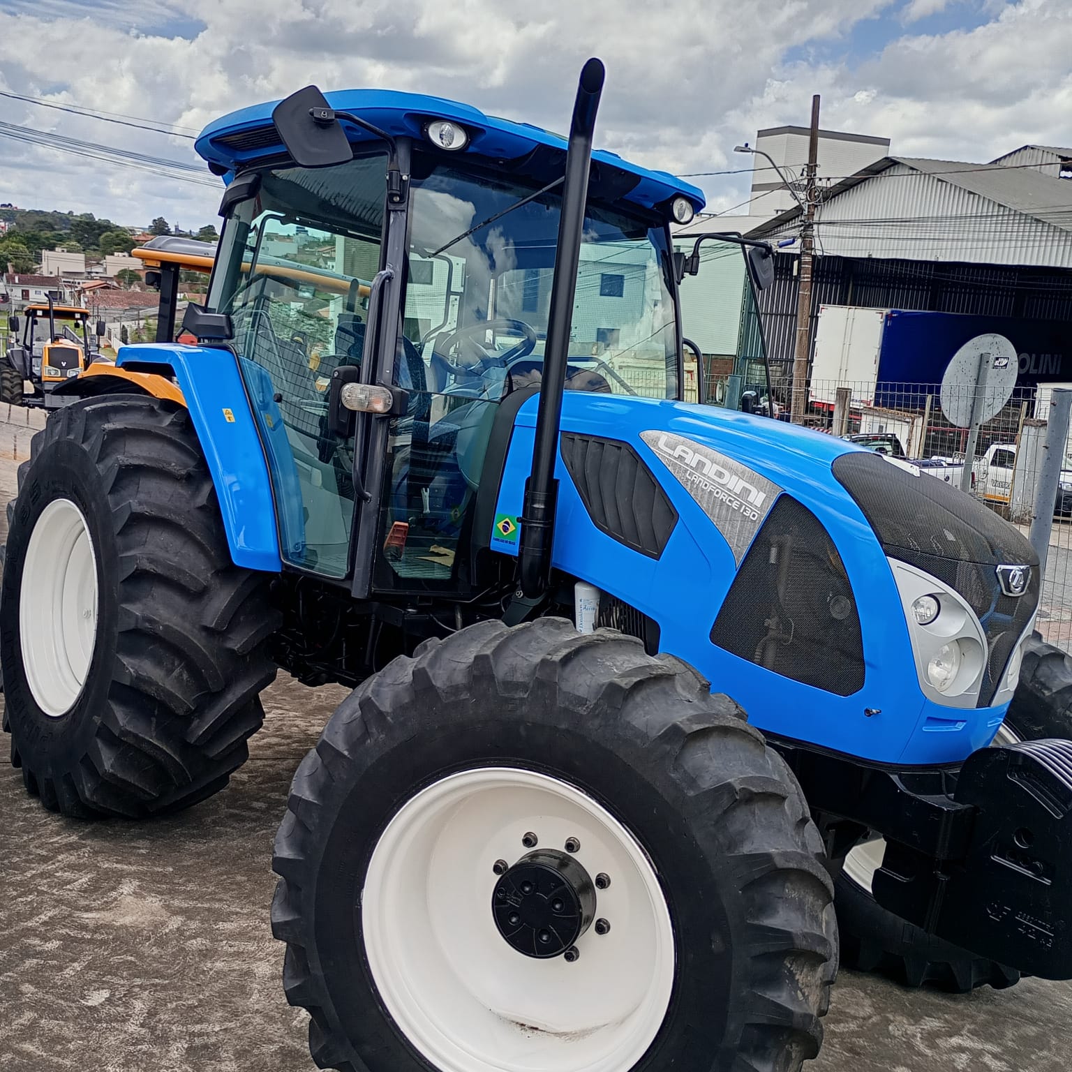 Trator Landini Landforce 130 4x4 Cabinado ano 2020