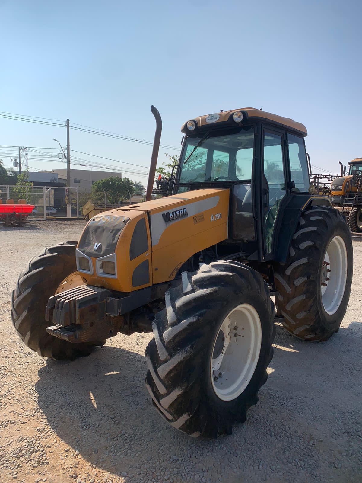 TRATOR AGRICOLA  A750 4X4 CABINADO