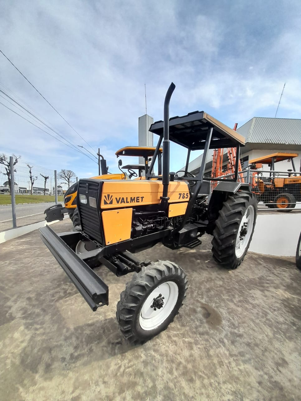 Trator Valtra 785 4x2 ano 1995