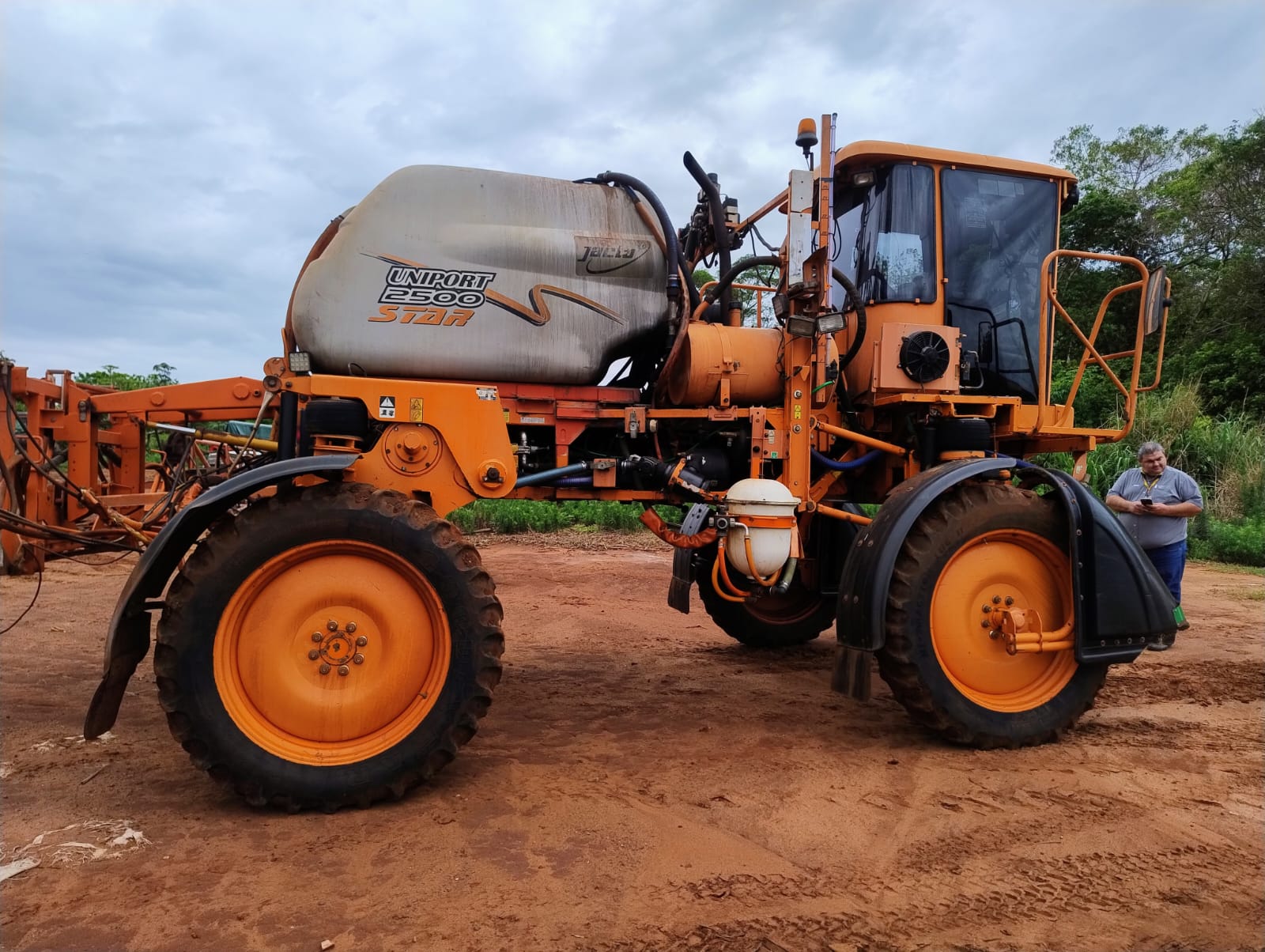 PULVERIZADOR - JACTO - STAR 2500 COM PILOTO TRIMBLE