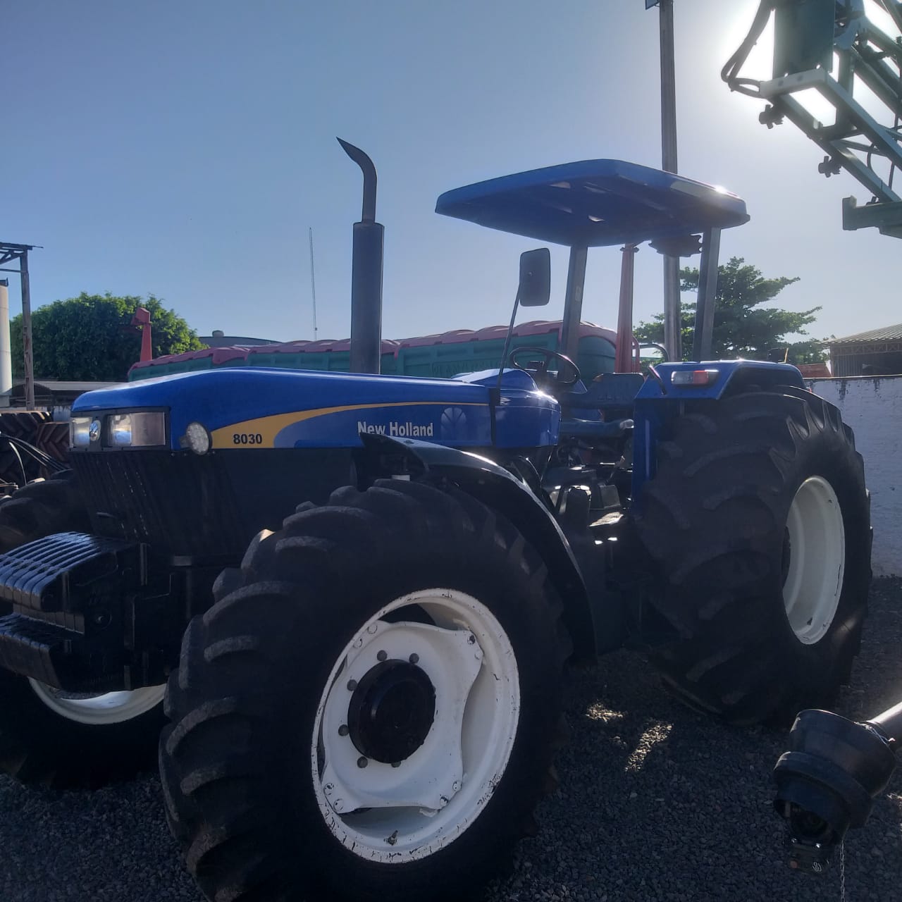 TRATOR NEW HOLLAND - MODELO 8030 - ANO 2010