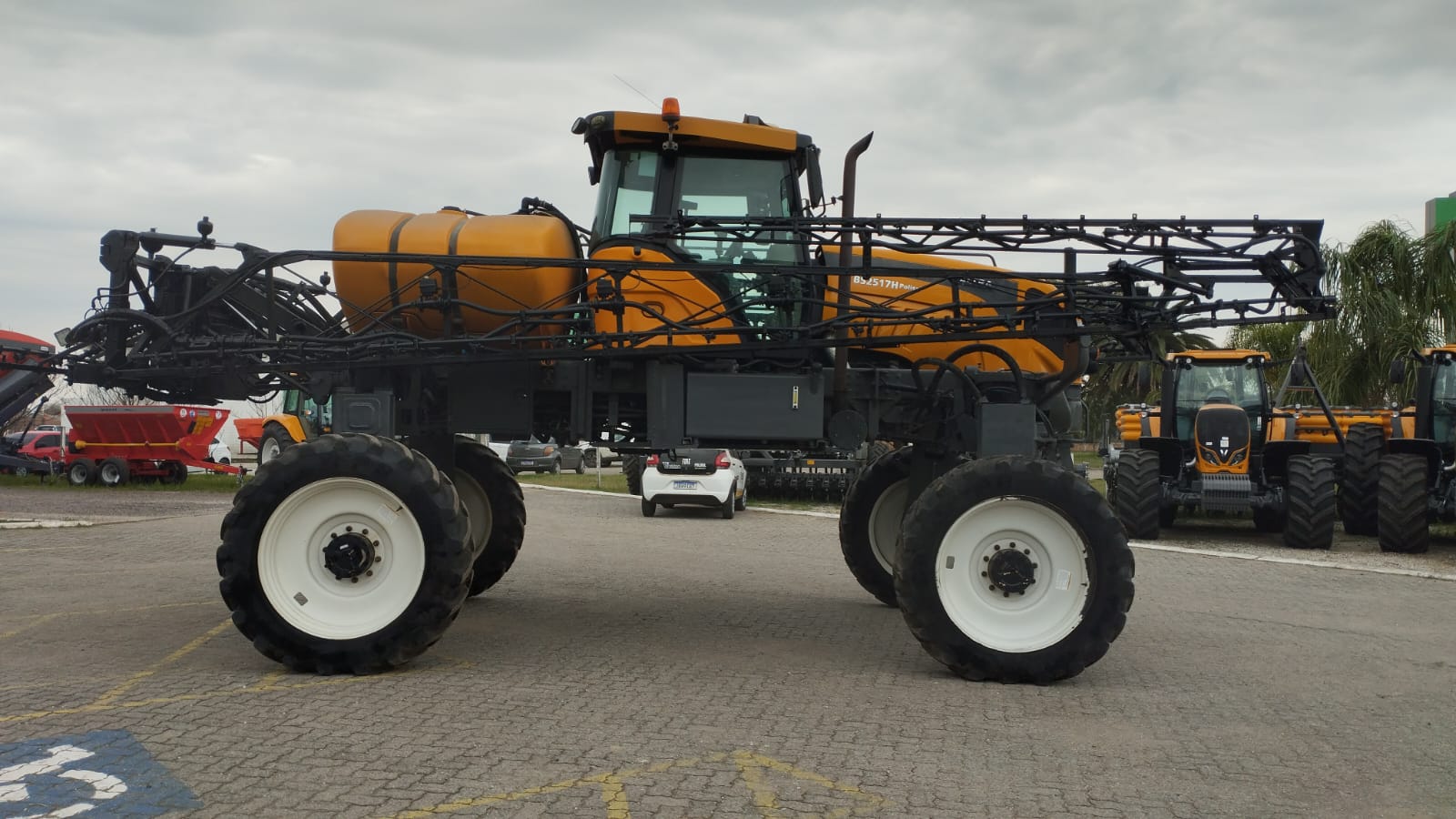 Pulverizador BS2417 Valtra