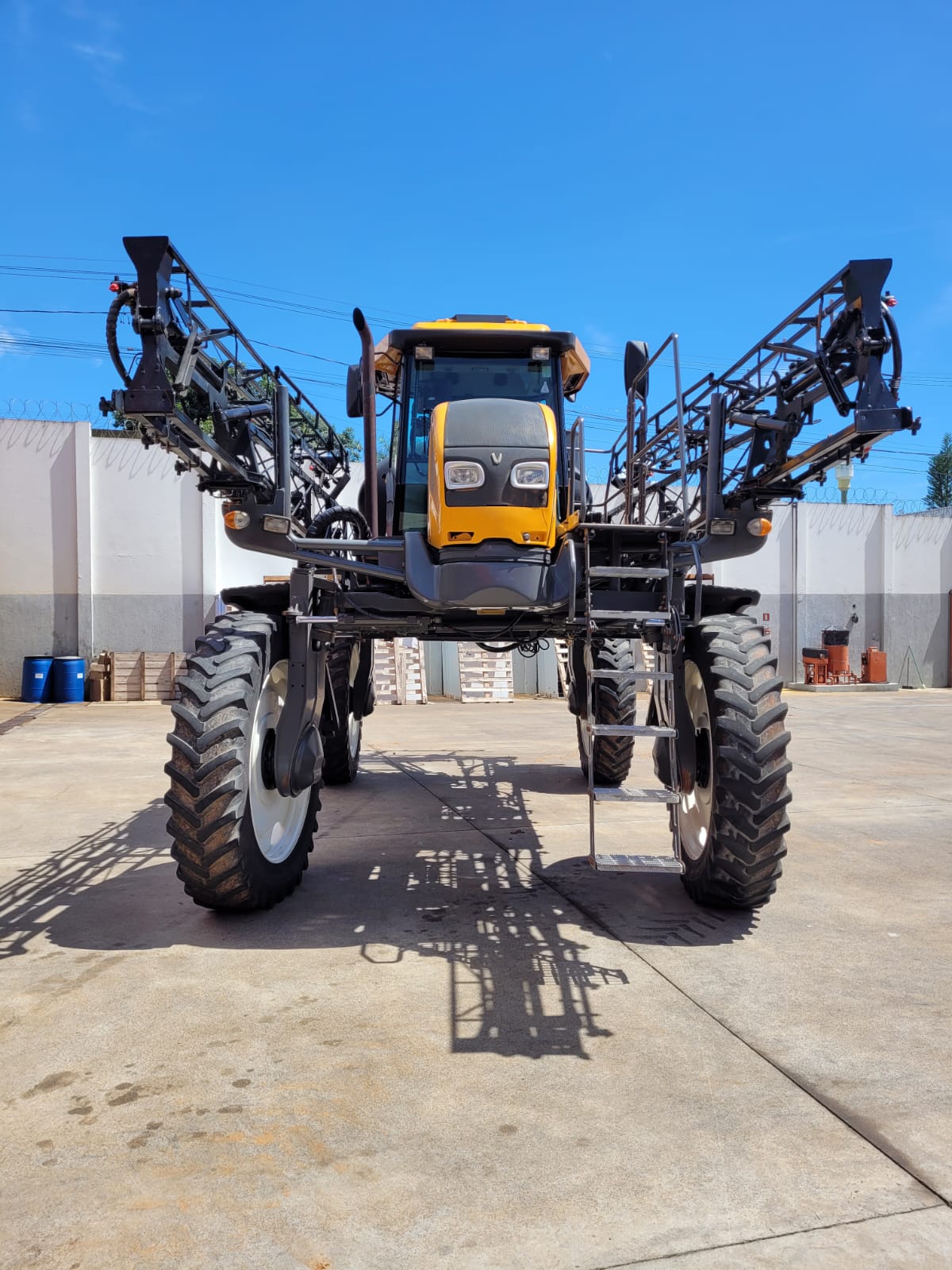 PULVERIZADOR VALTRA BS 3020