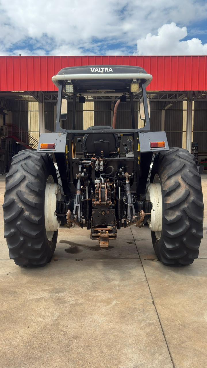 TRATOR VALTRA BM 110 4X4 - PLATAFORMADO