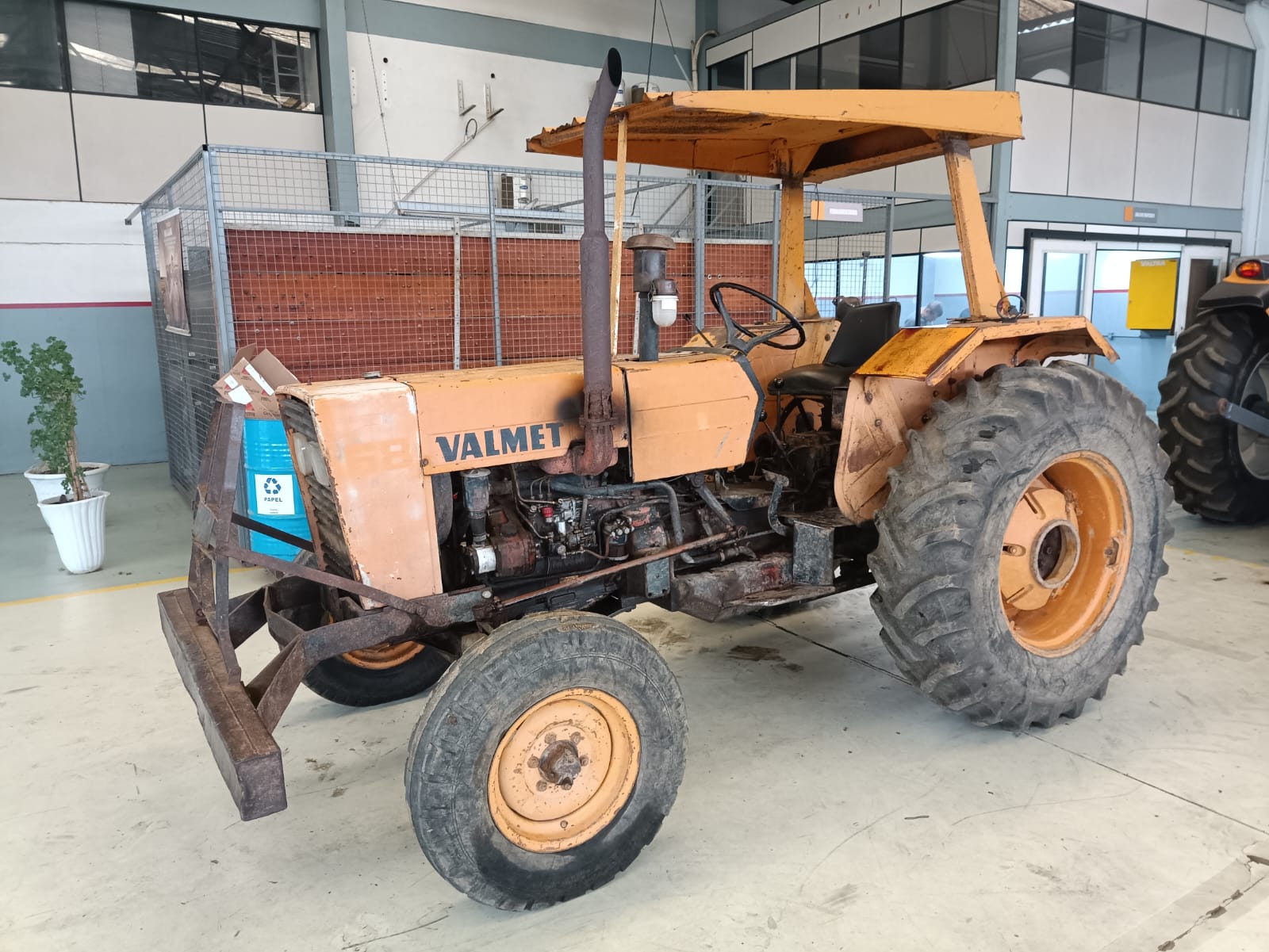 Trator Valmet 68 - 4x2