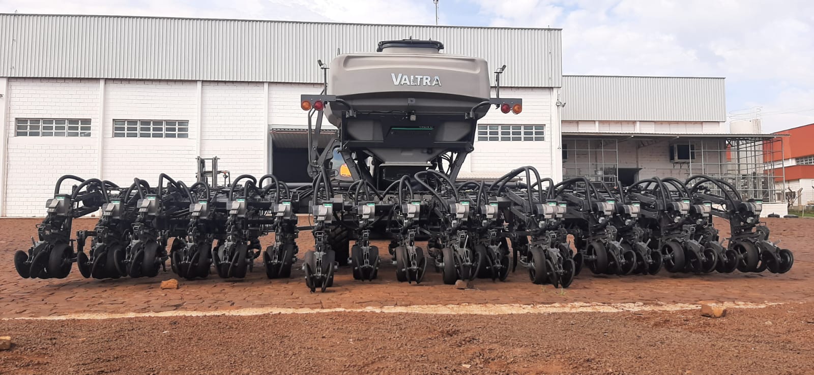 PLANTADEIRA MOMENTUM - VALTRA - M20VF