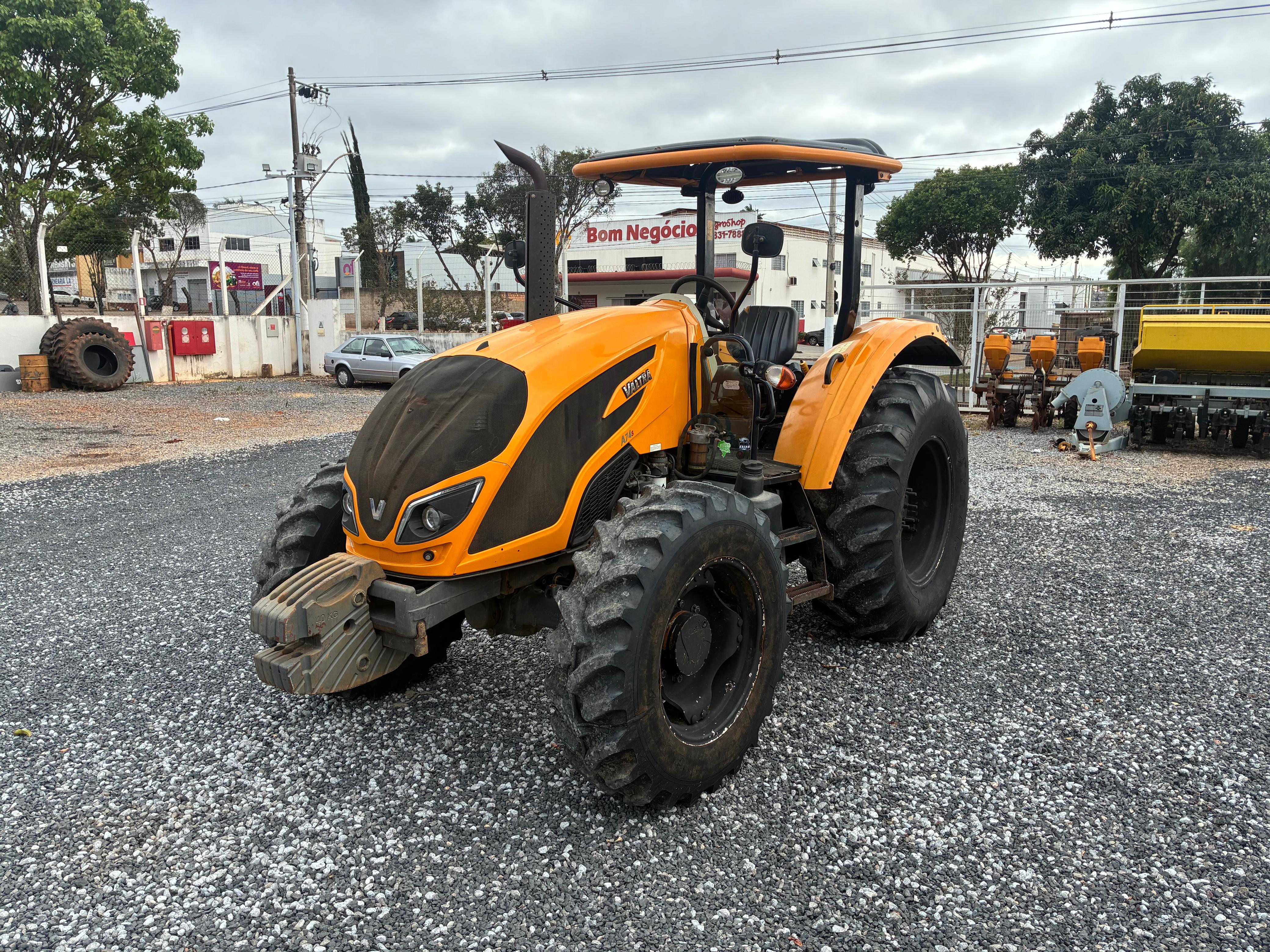 TRATOR VALTRA A 74S 4X4 - PLATAFORMADO