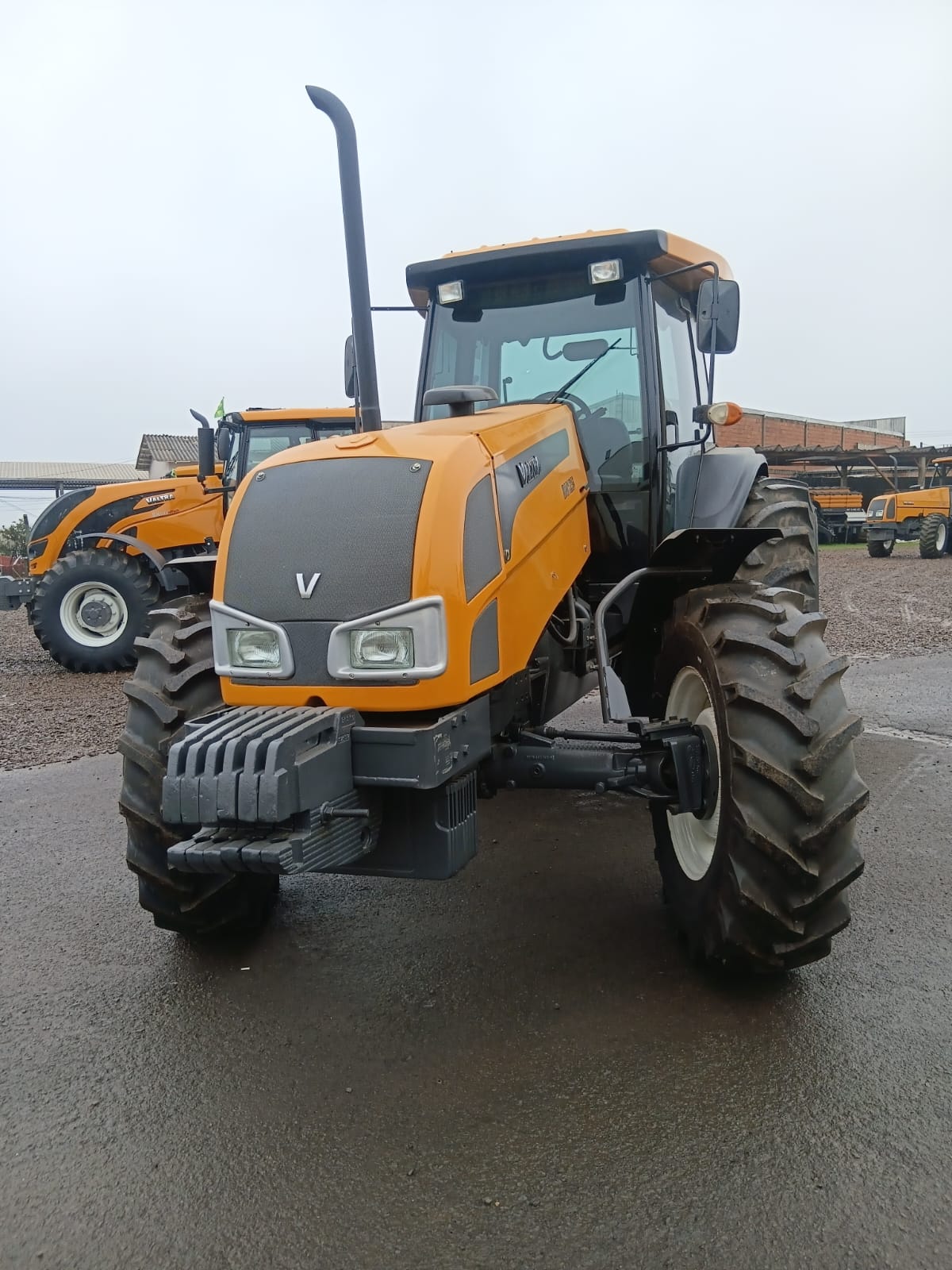 VALTRA BM125i CABINADO