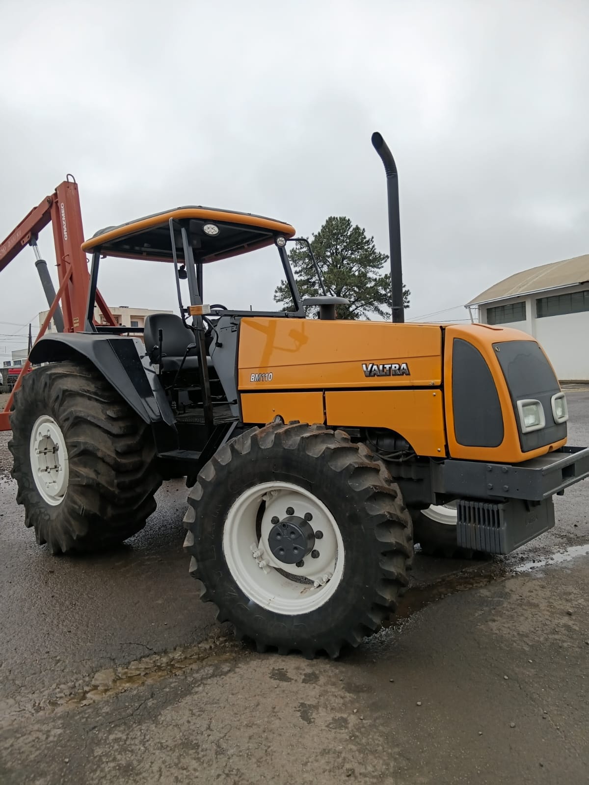 VALTRA BM110 PLATAFORMADO