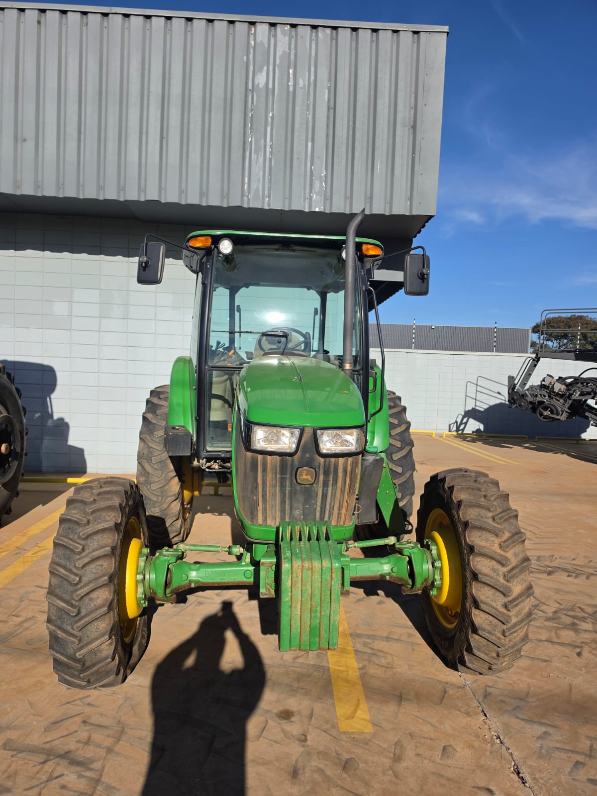 TRATOR J.D. 5078E 4X4 CABINADO