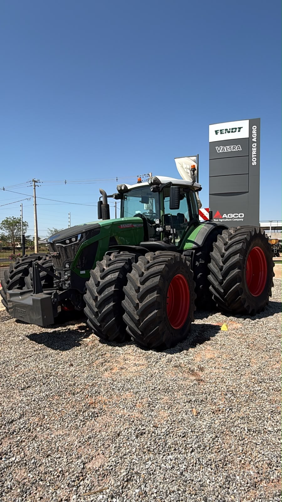TRATOR DE RODAS FENDT 2023