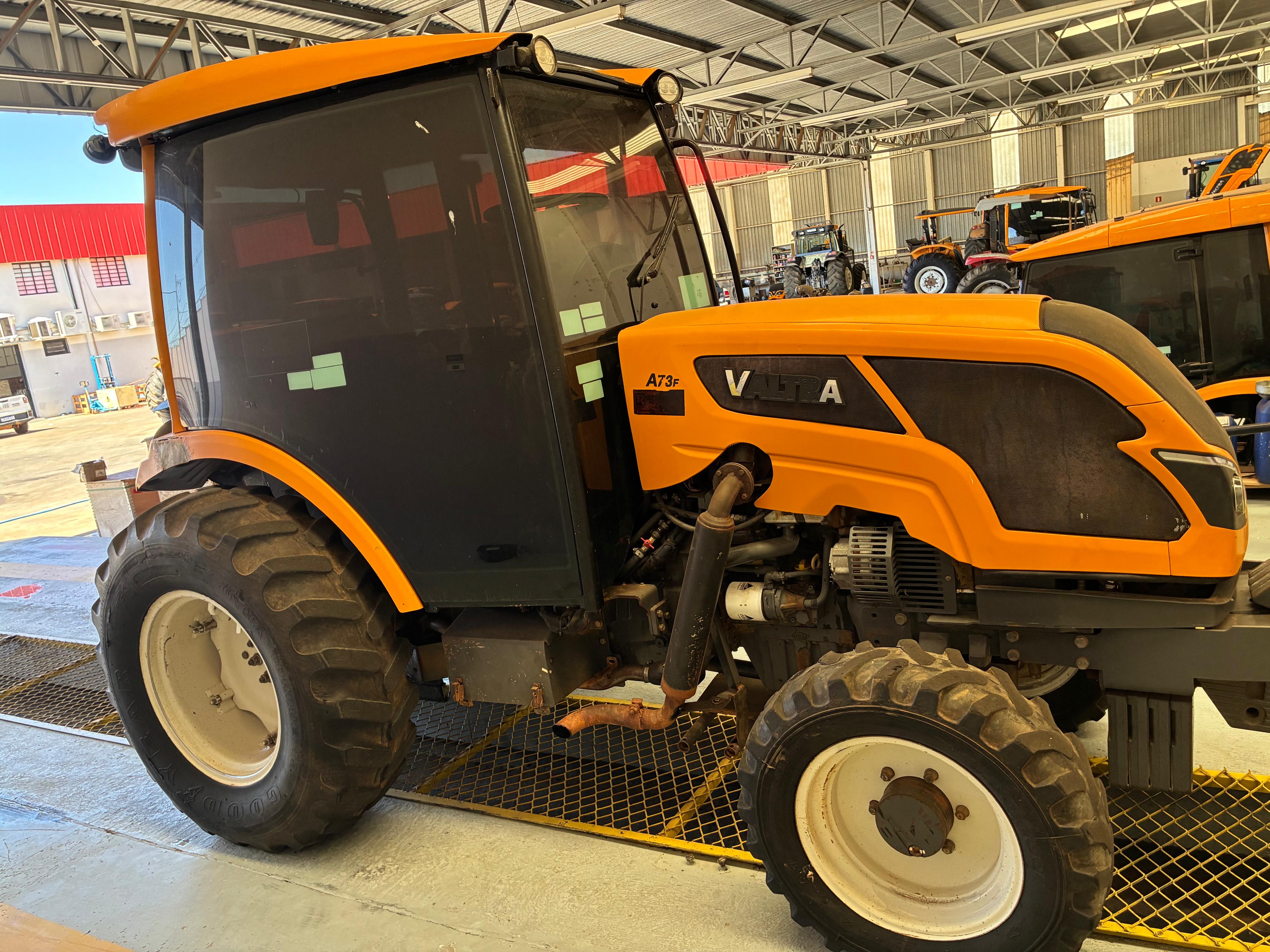 TRATOR VALTRA A 73F 4X4 CABINADO