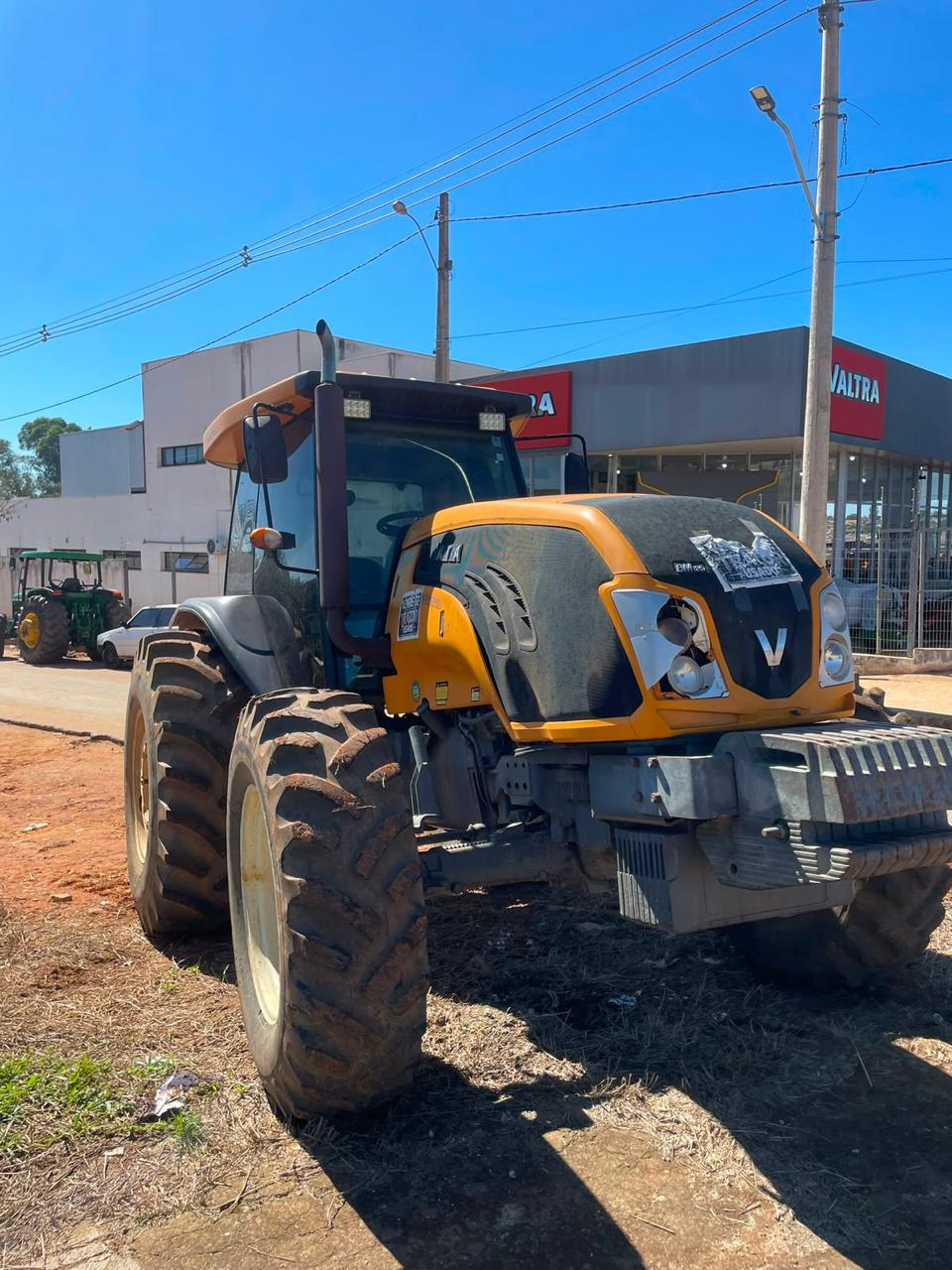 TRATOR VALTRA BM 125
